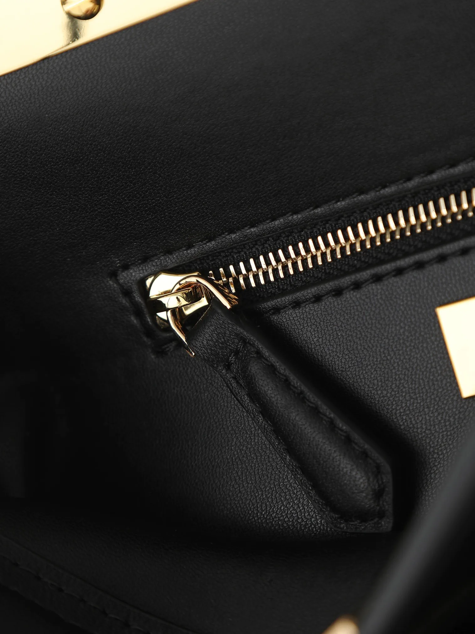 Классические Сумки Женские Fendi 10644811