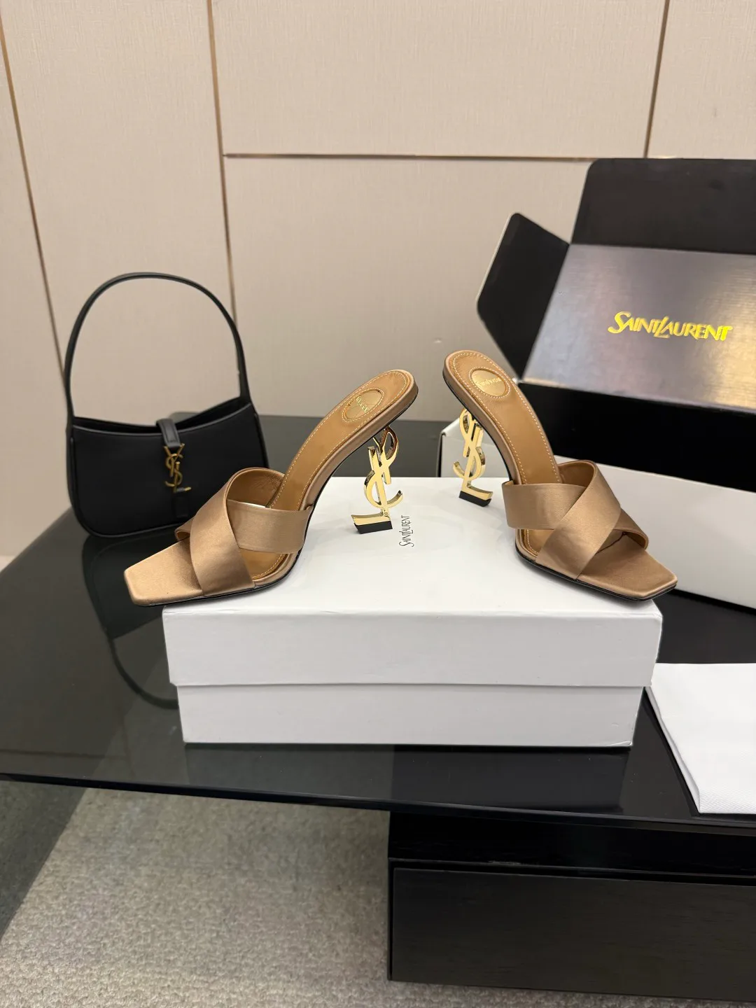 Босоножки Женские Saint Laurent 11336486