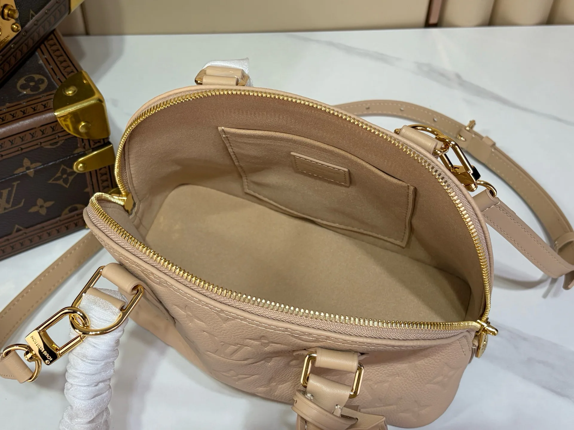 Классические Сумки Женские Louis Vuitton 18240306