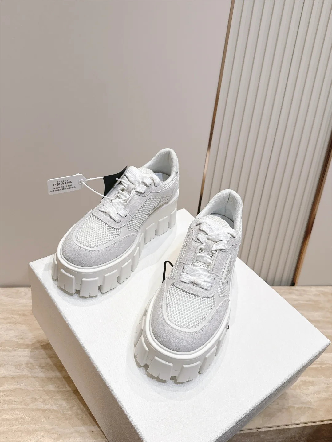 Кроссовки Женские Prada 17801702