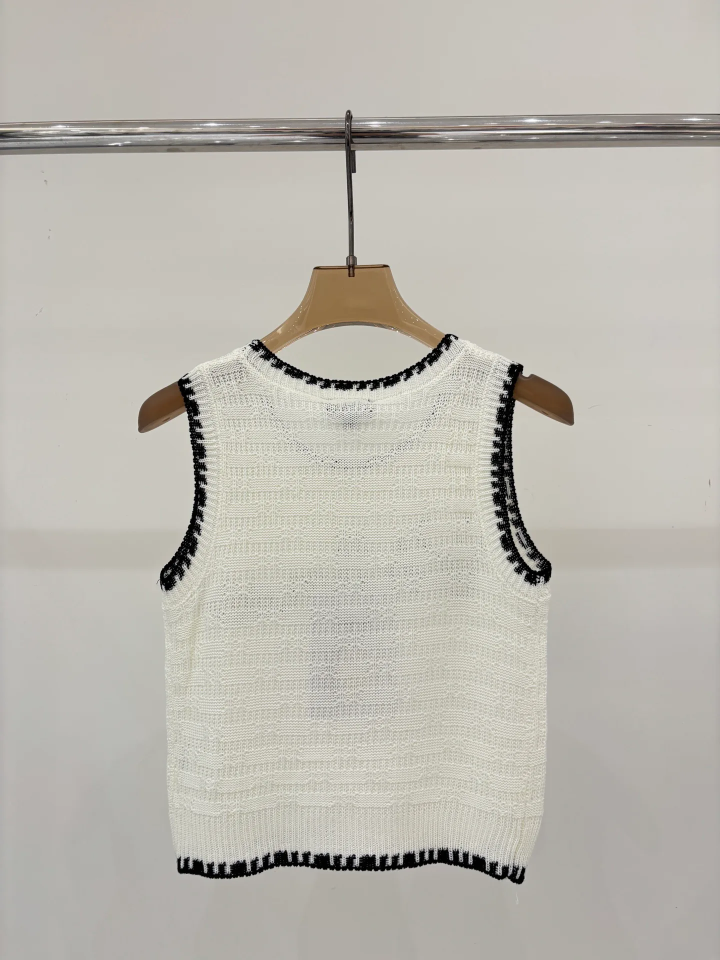 Жилеты Женские Chanel 12302157