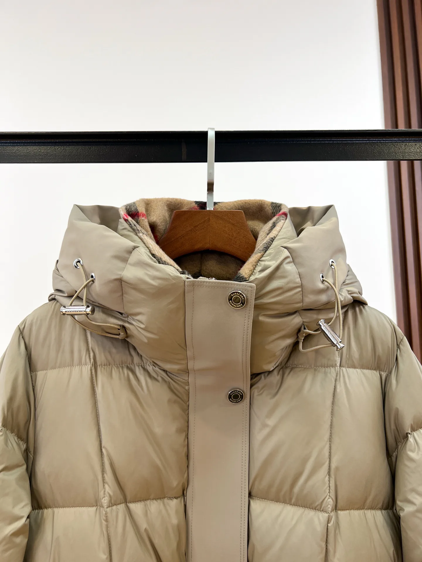 Куртки И Пуховики Женские Burberry 18741943