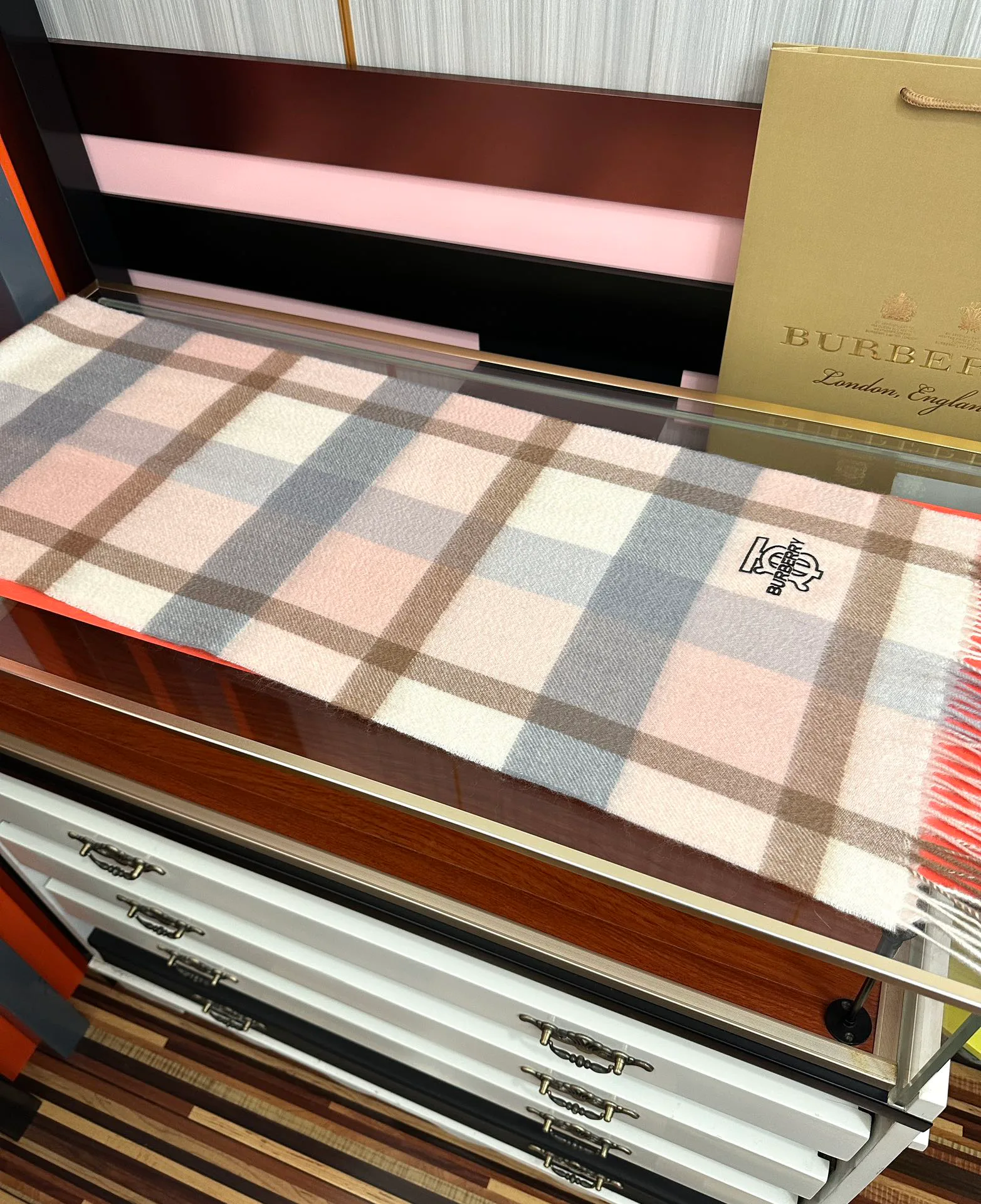 Шарфы Burberry 1490197