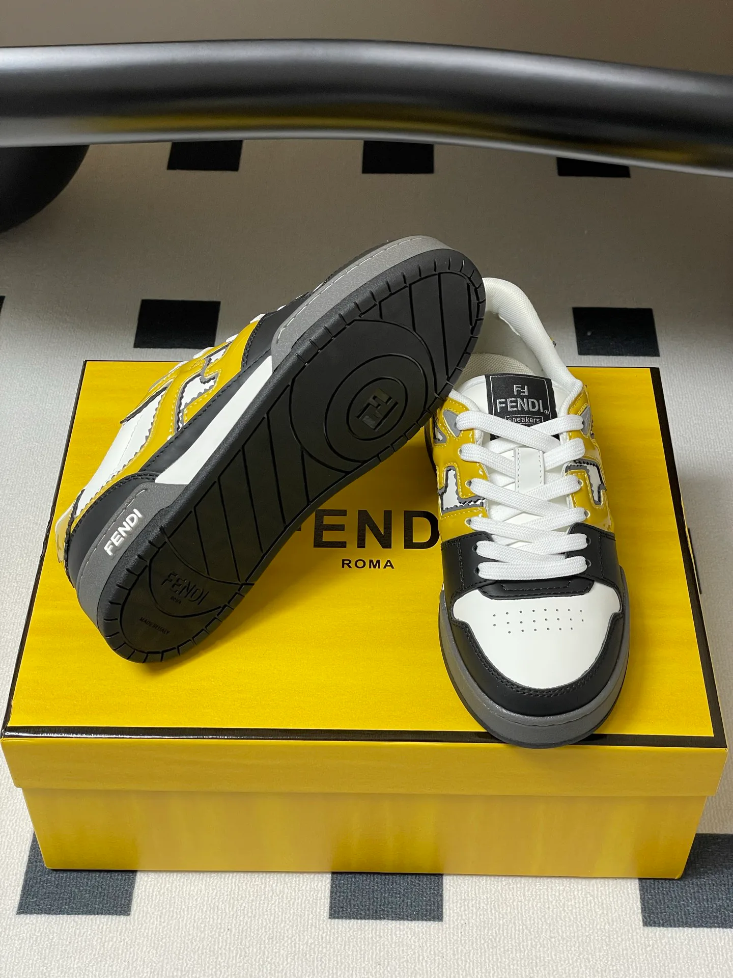 Кроссовки Мужские Fendi 28323