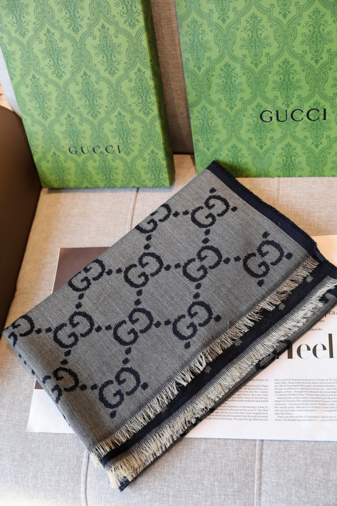 Шарфы Gucci 18265993