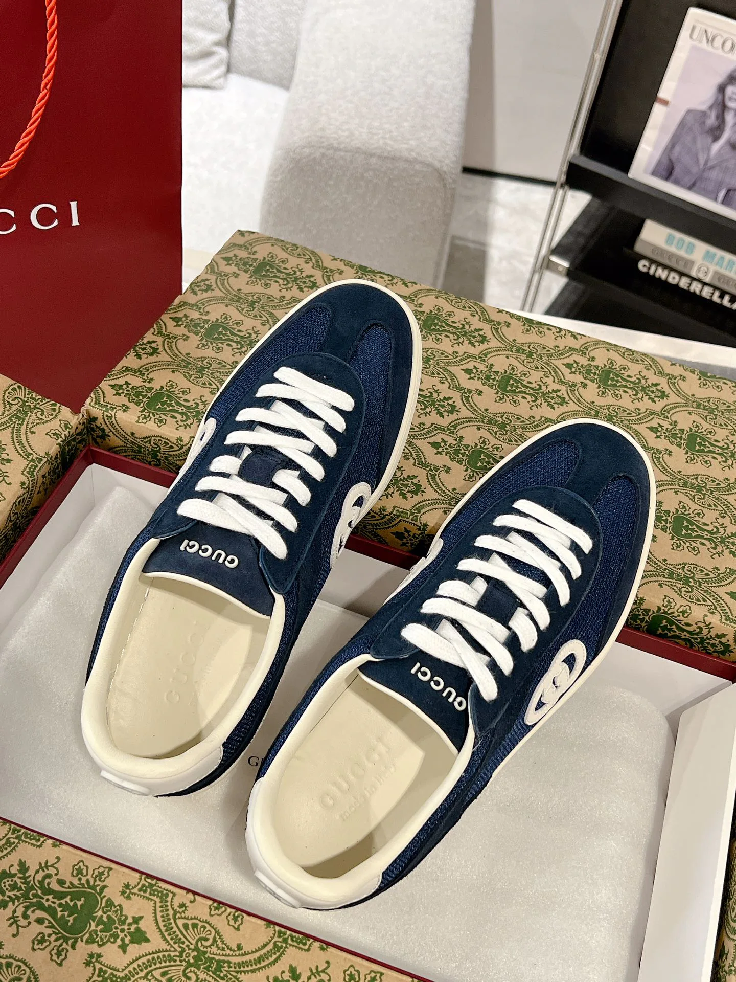 Кроссовки Женские Gucci 1827496