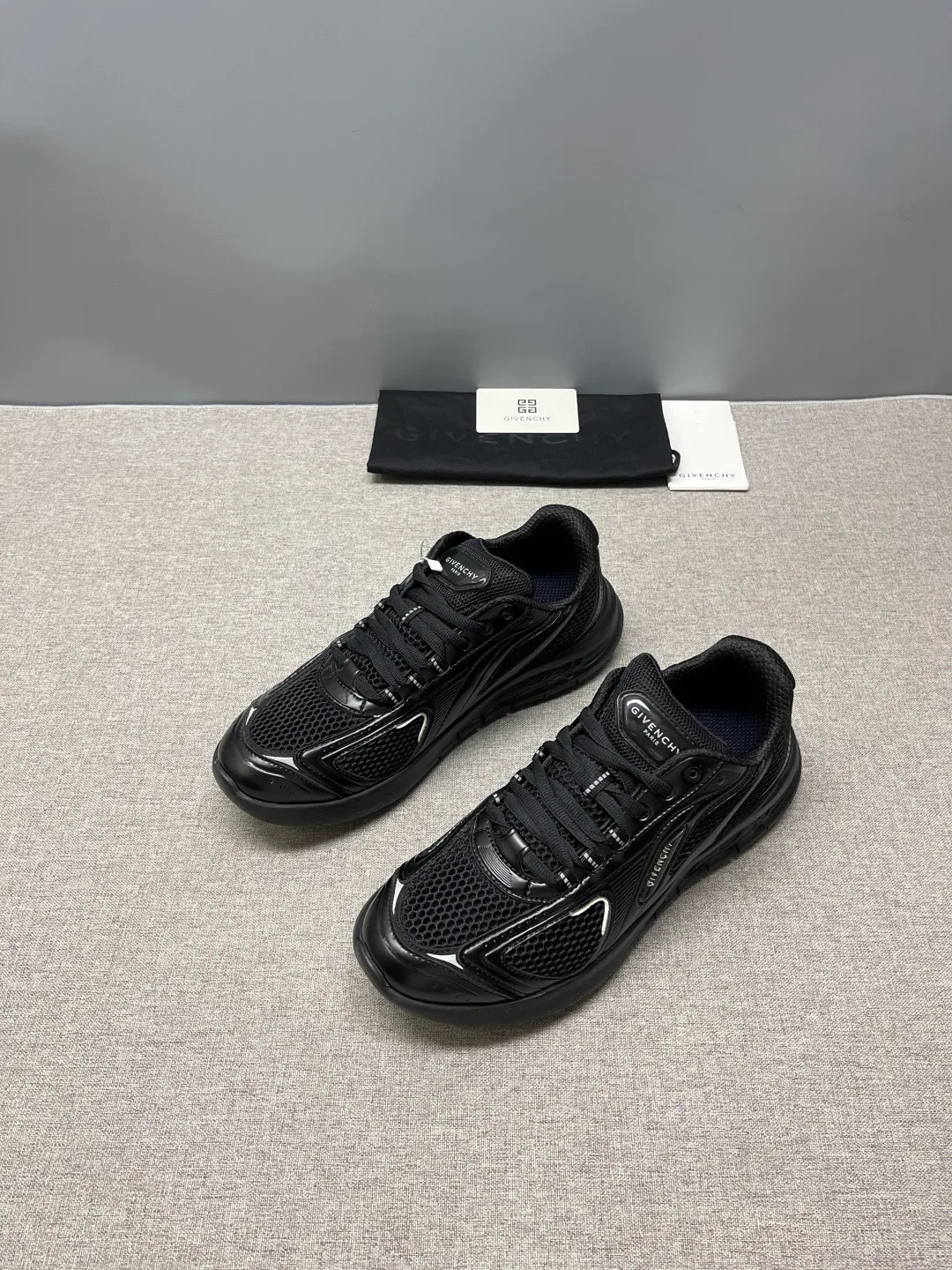 Кроссовки Мужские Givenchy 18934894