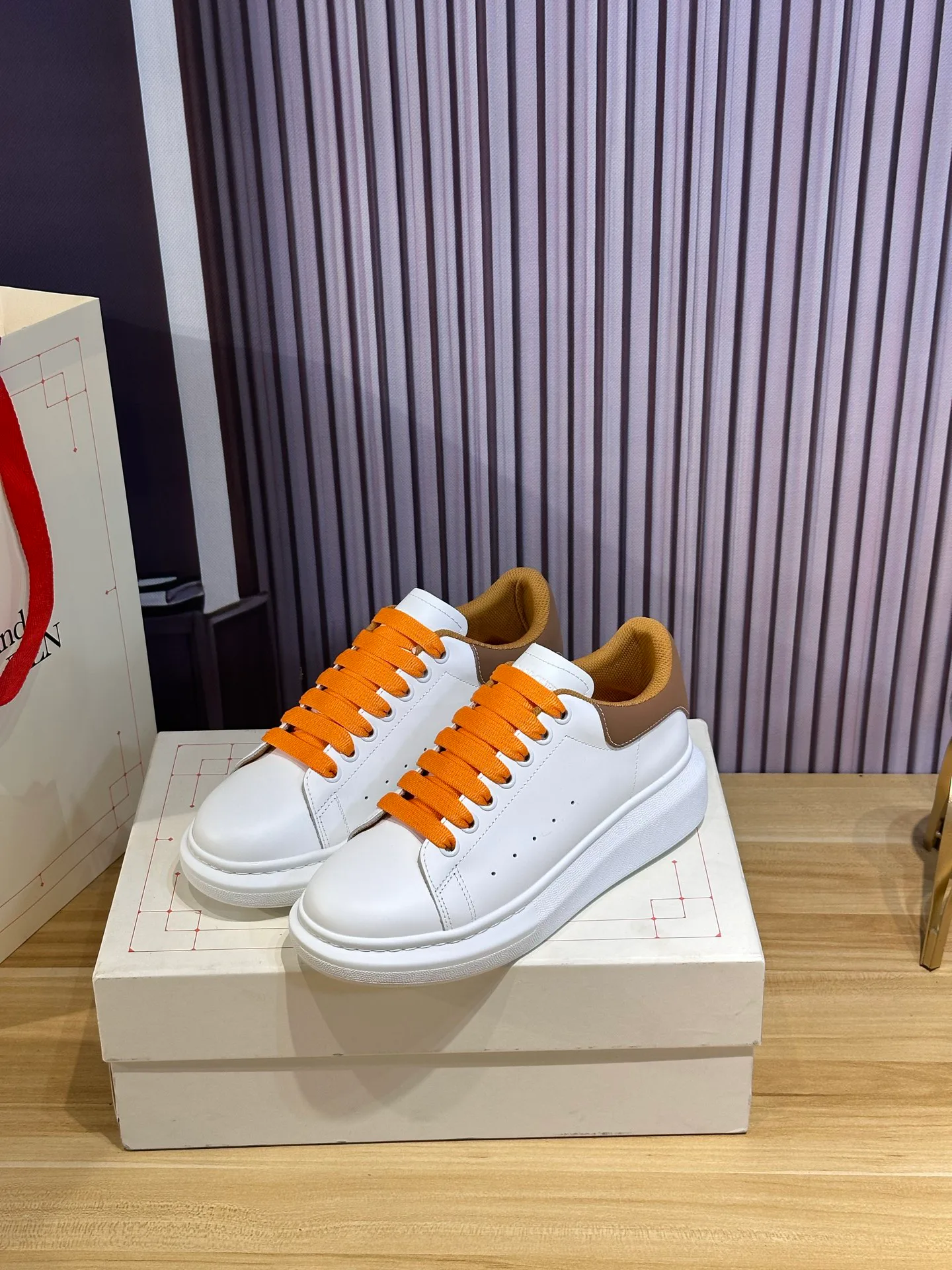 Кроссовки Женские Alexander Mcqueen 3470441