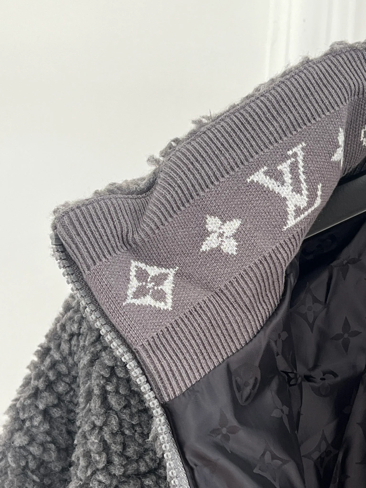 Куртки И Пуховики Женские Louis Vuitton 259791