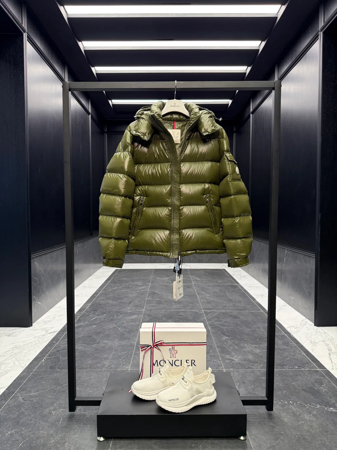 Куртки И Пуховики Мужские Moncler 988822