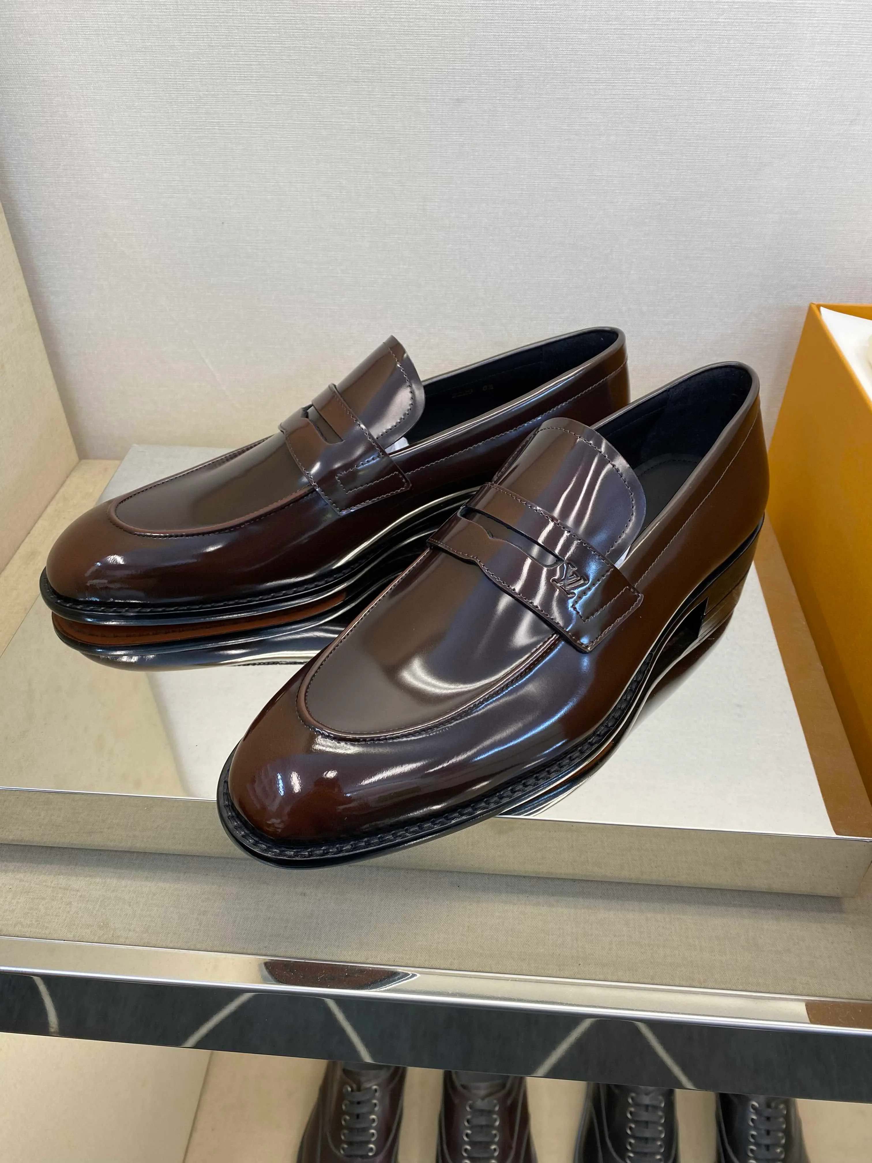 Лоферы И Туфли Мужские Louis Vuitton 18079173