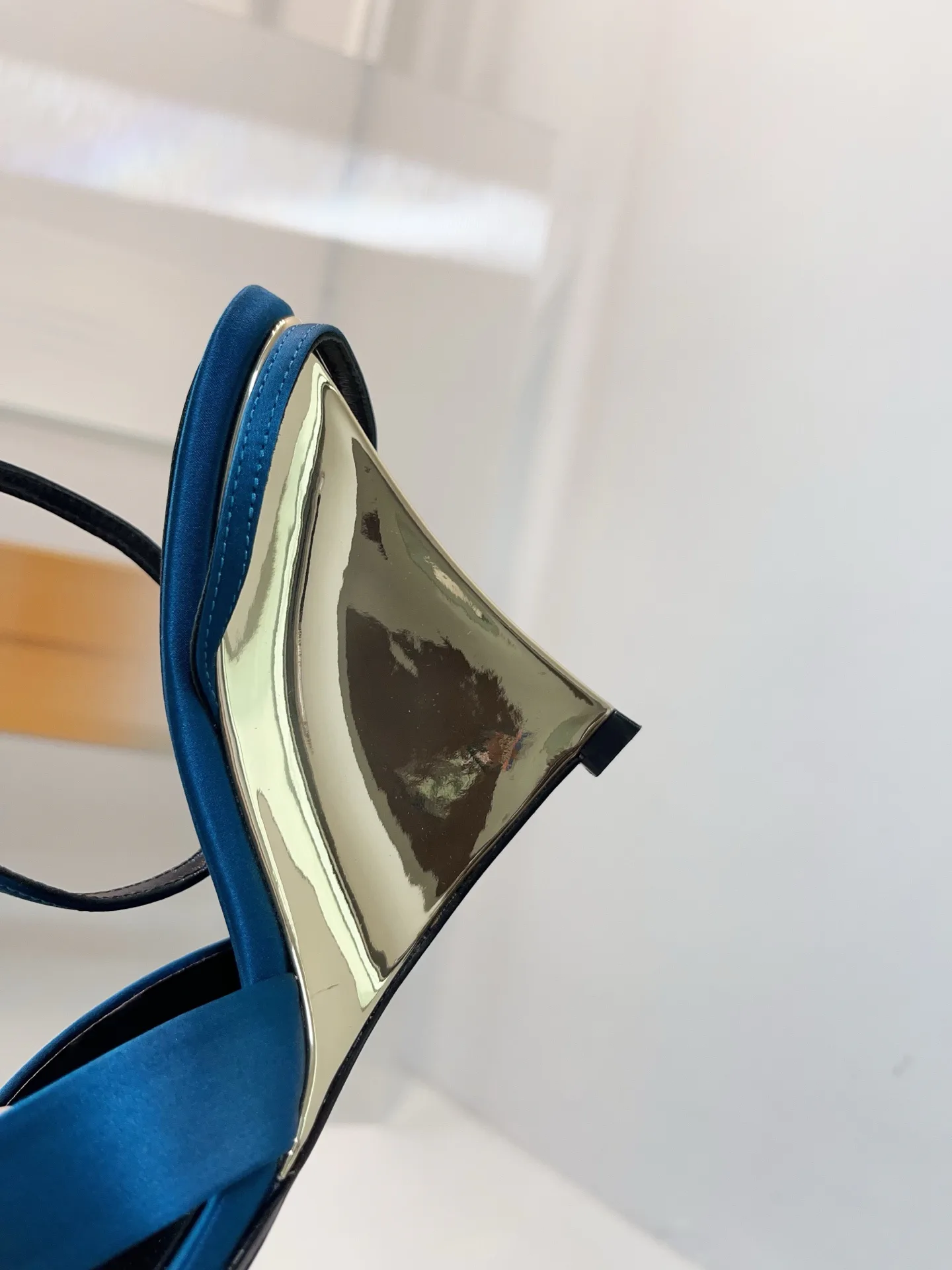 Босоножки Женские Saint Laurent 11278439