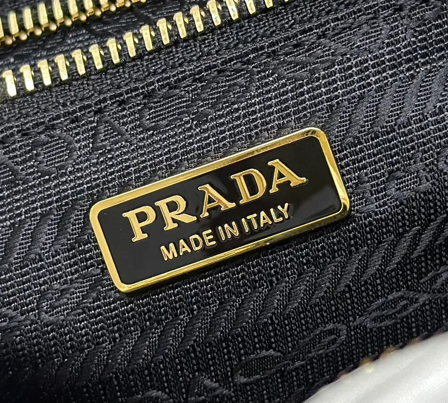 Классические Сумки Женские Prada 11462477
