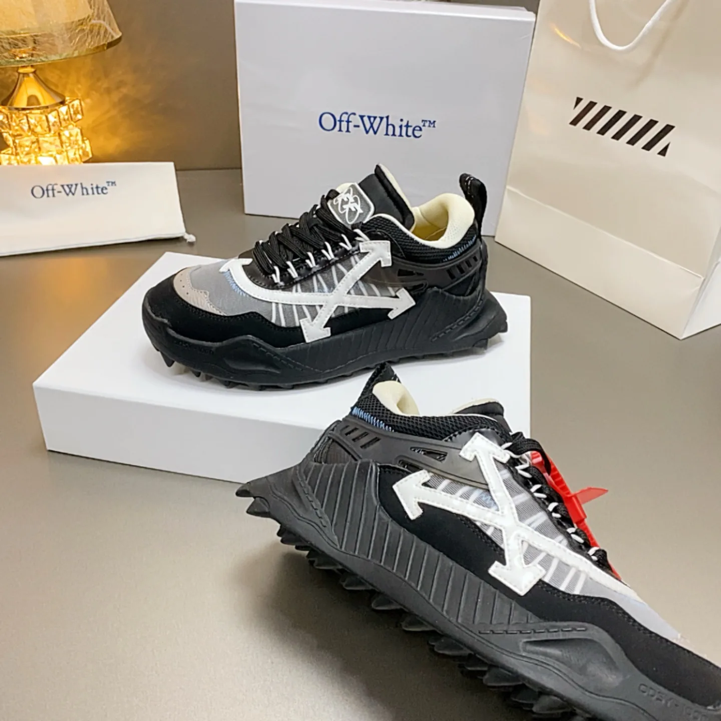 Кроссовки Женские Off-White 17530539