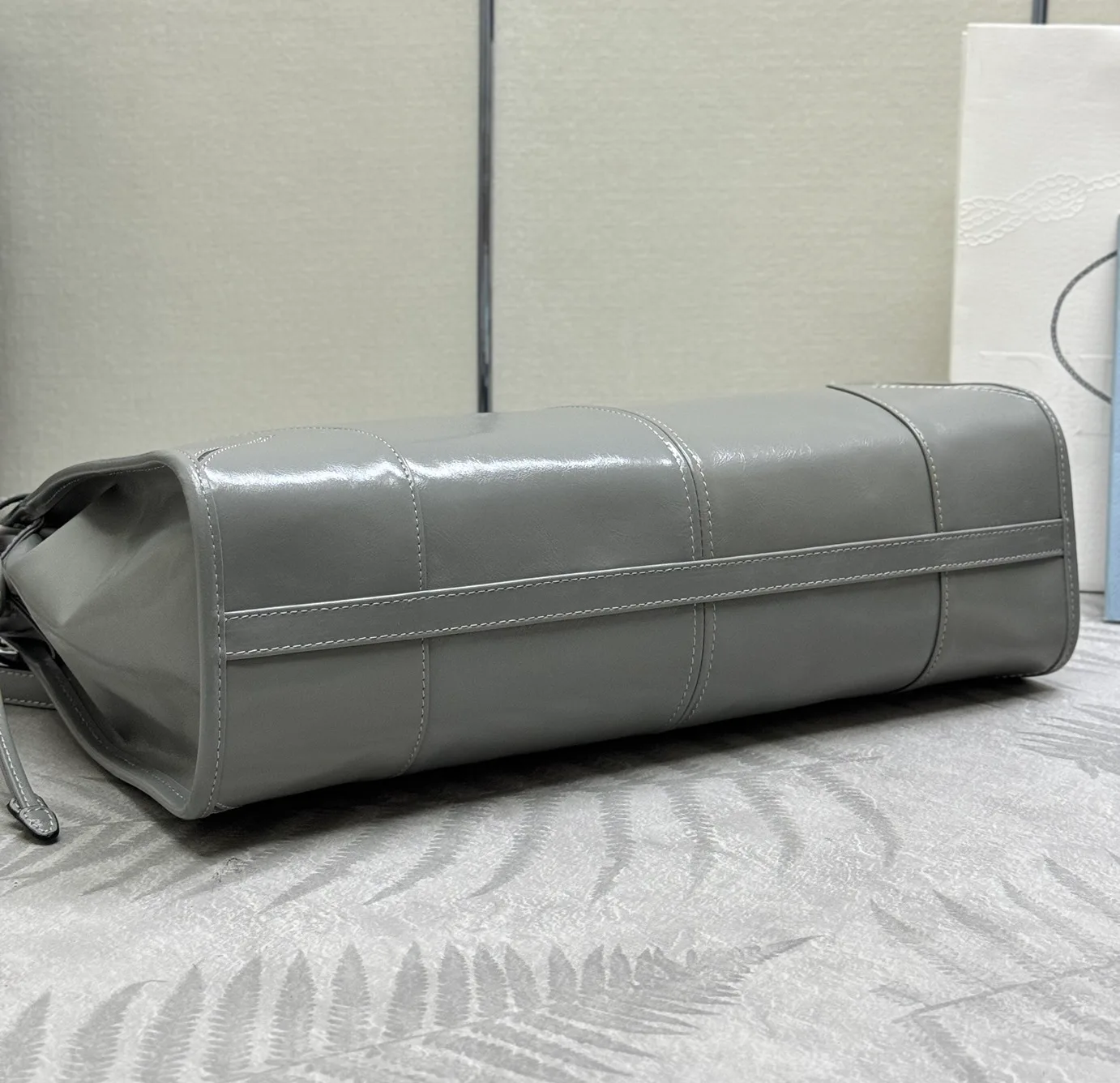 Классические Сумки Женские Prada 11462530