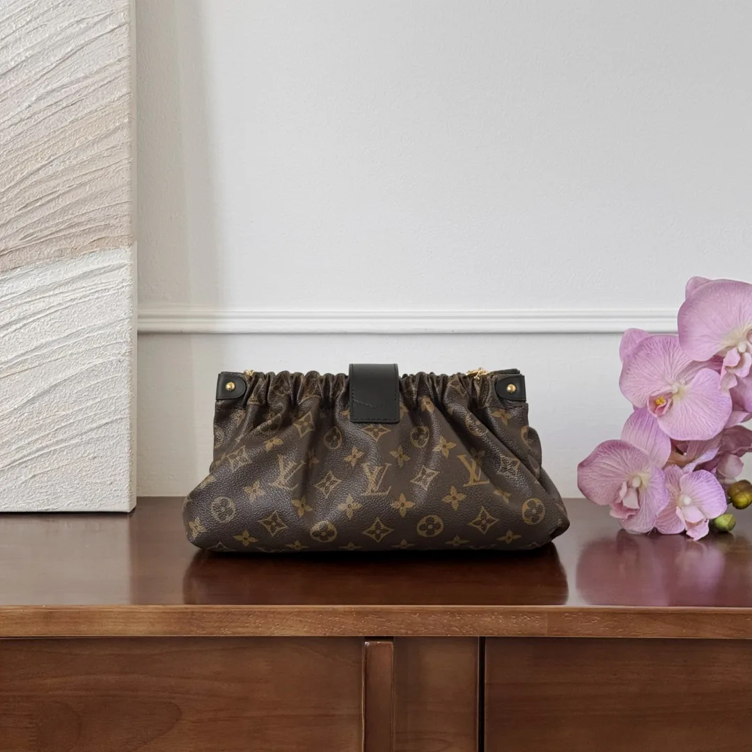 Клатчи Женские Louis Vuitton 1808854