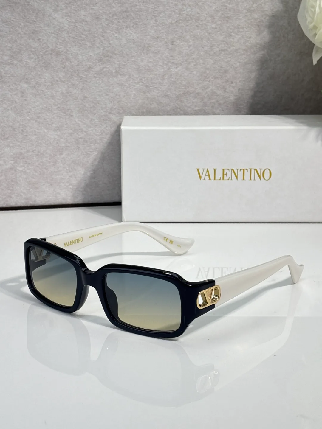 Очки Valentino 18059593