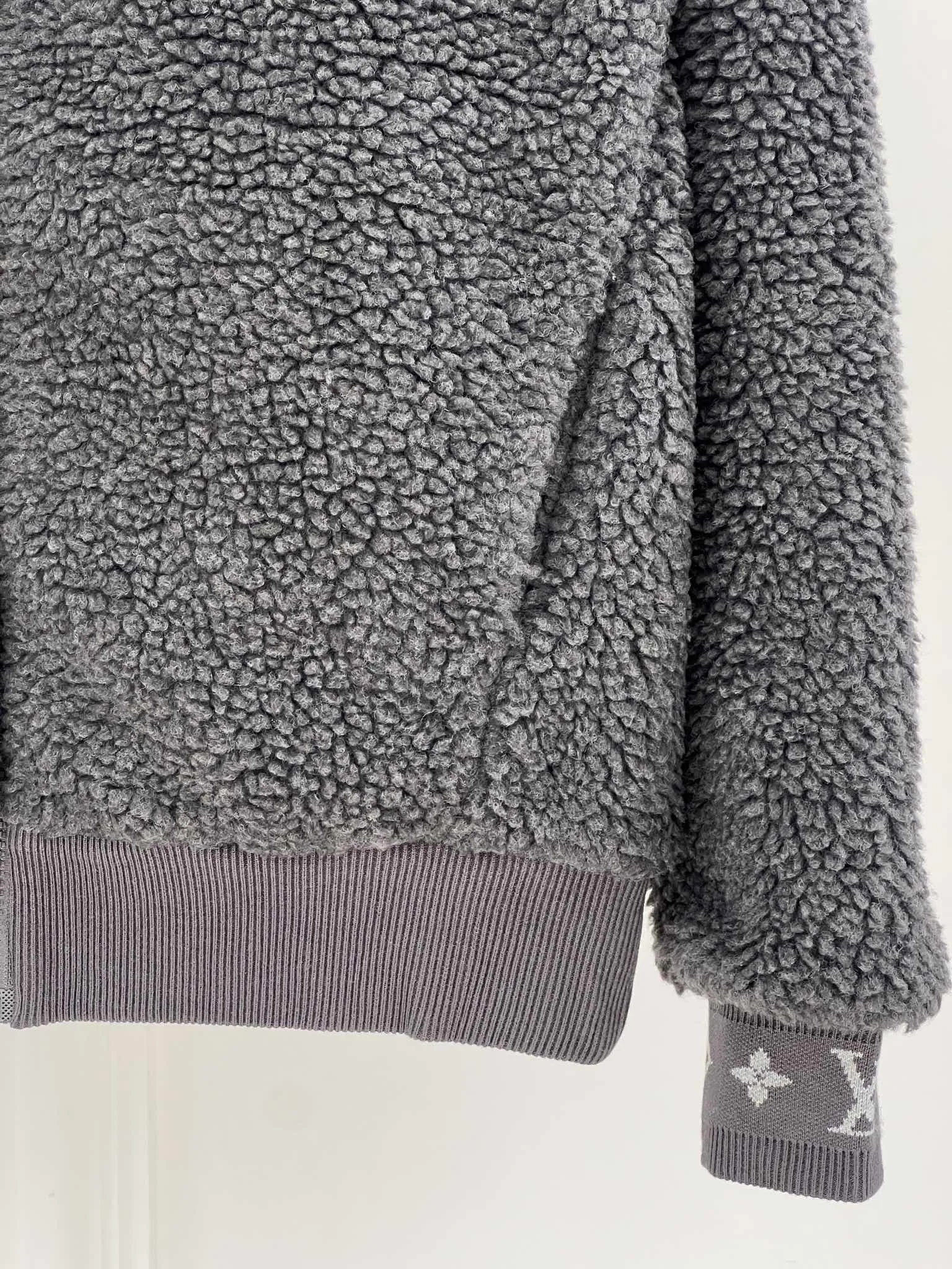 Куртки И Пуховики Женские Louis Vuitton 12842398