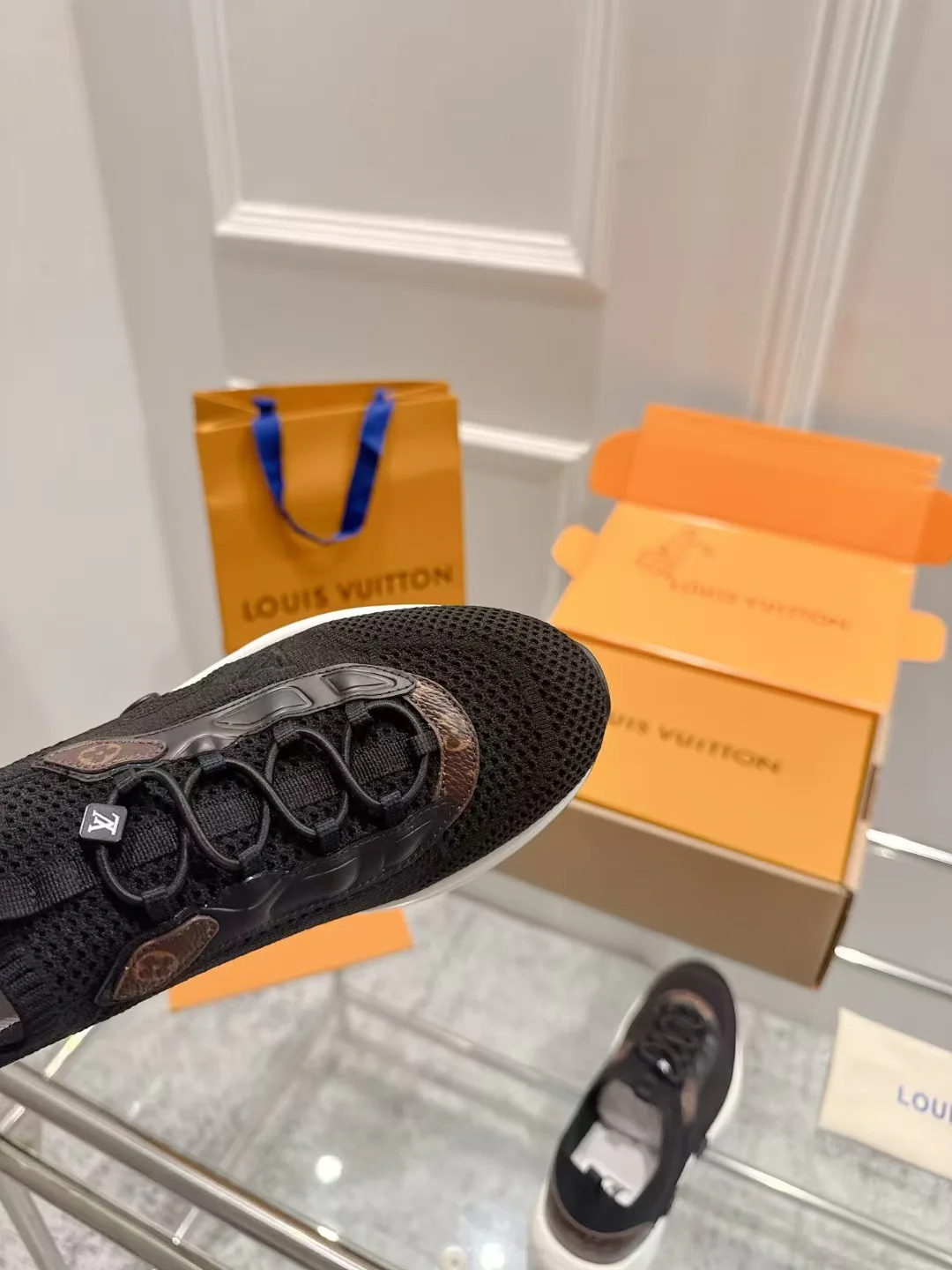 Кроссовки Женские Louis Vuitton 837001