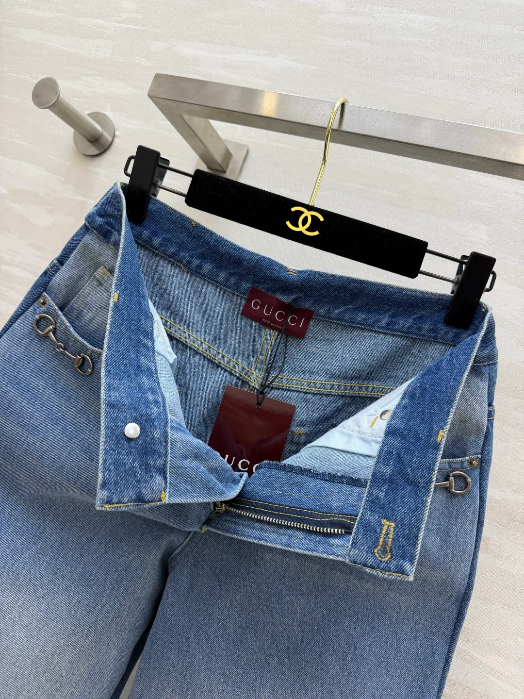 Джинсы Женские Gucci 19091693