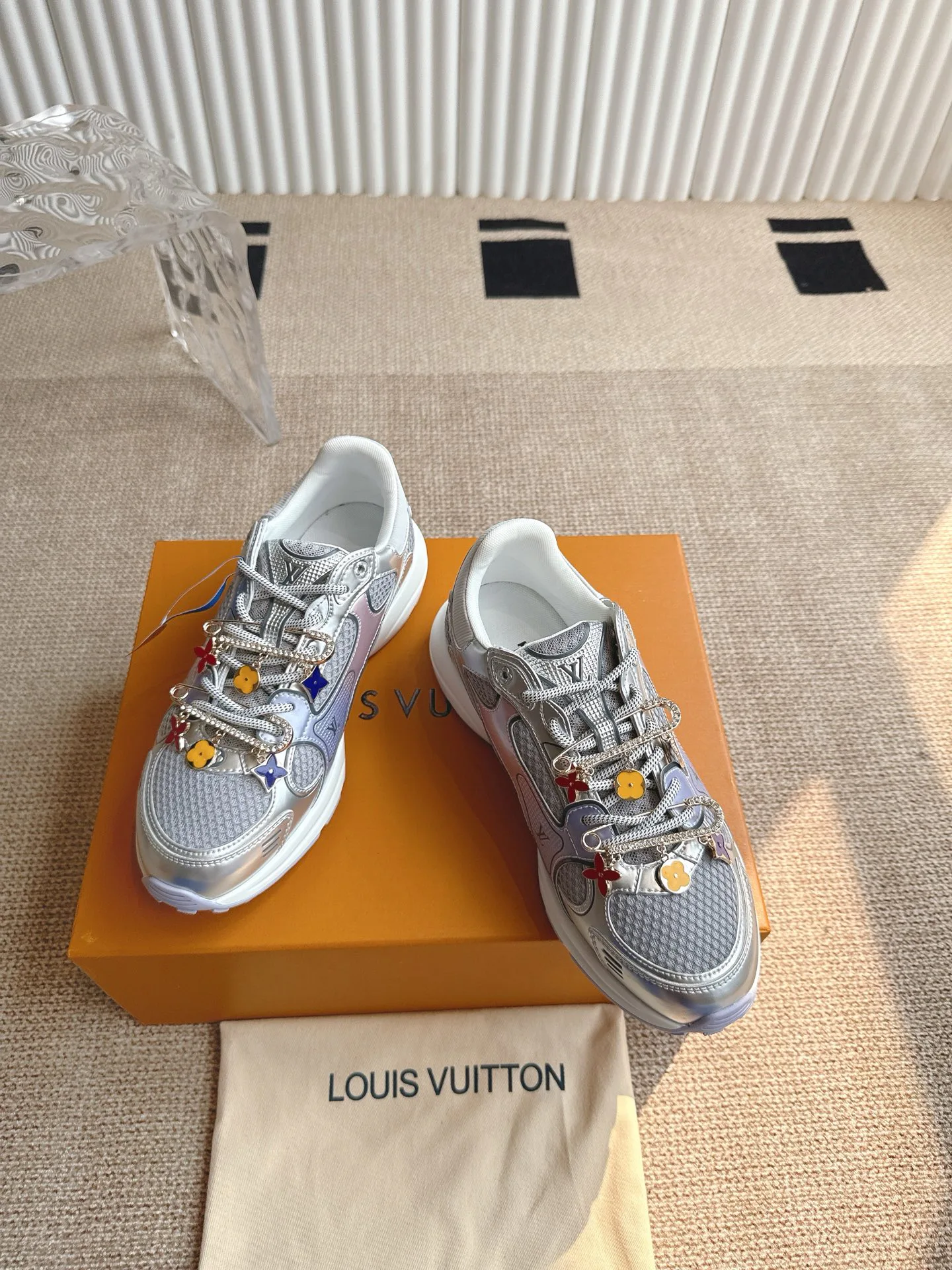 Кроссовки Женские Louis Vuitton 13351297