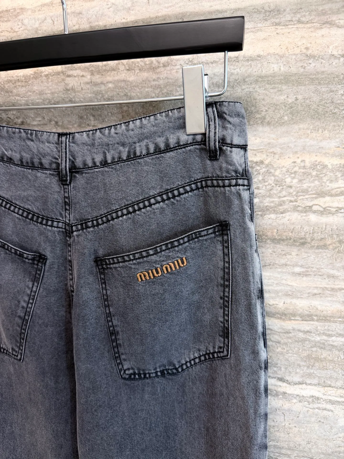 Джинсы Женские Miu Miu 18155503