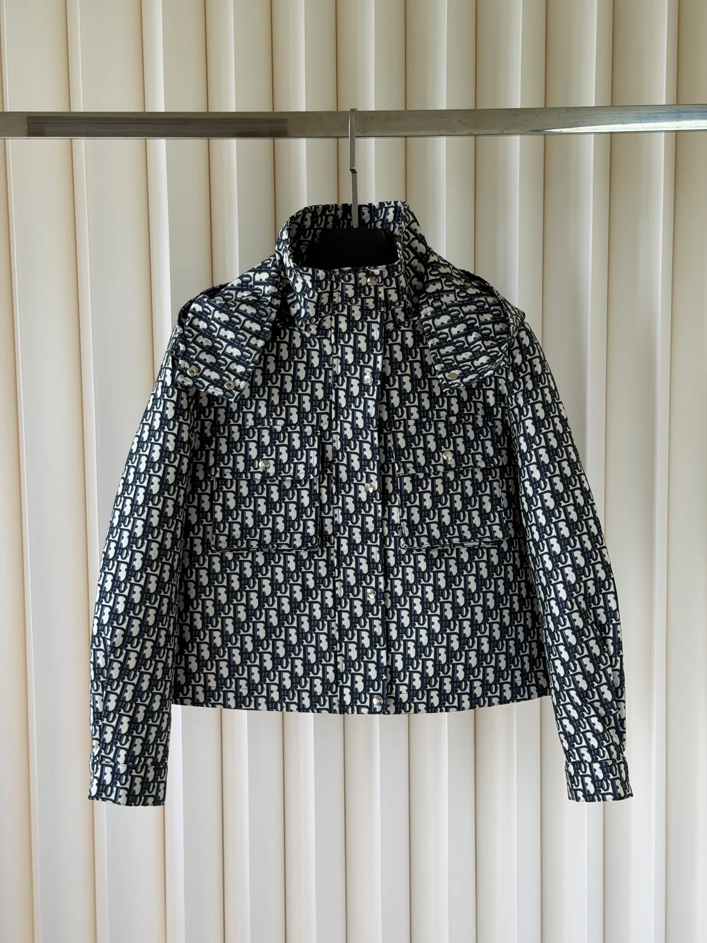 Куртки И Пуховики Женские Christian Dior 18885469