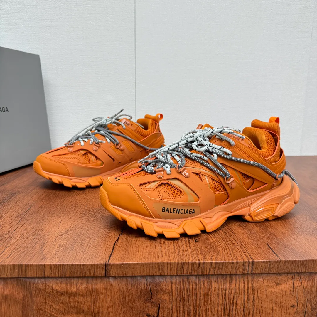 Кроссовки Женские Balenciaga 13216471