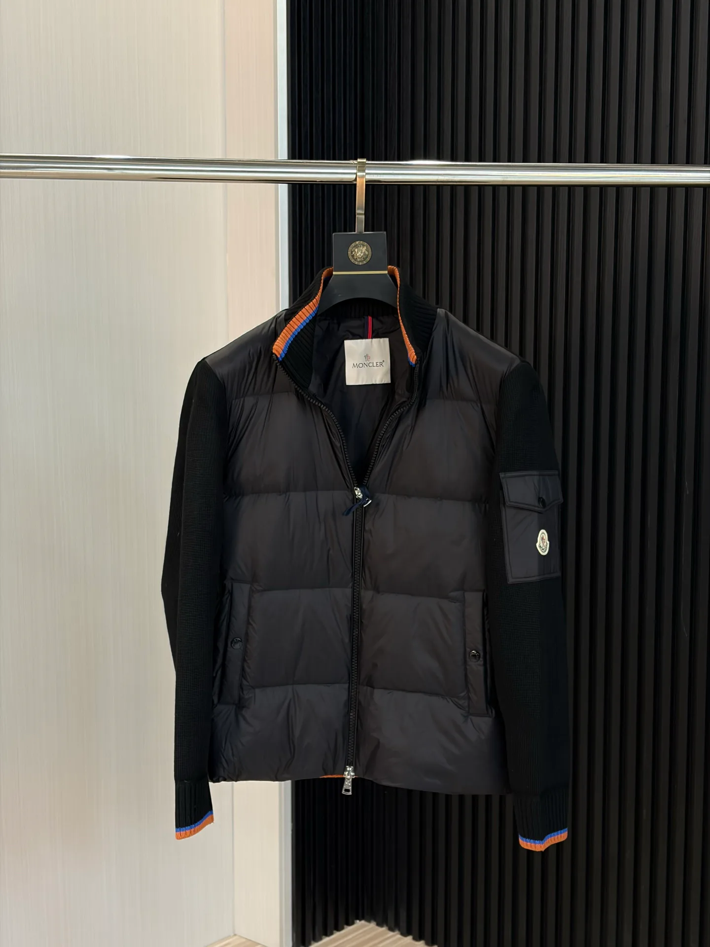 Куртки И Пуховики Мужские Moncler 18218455