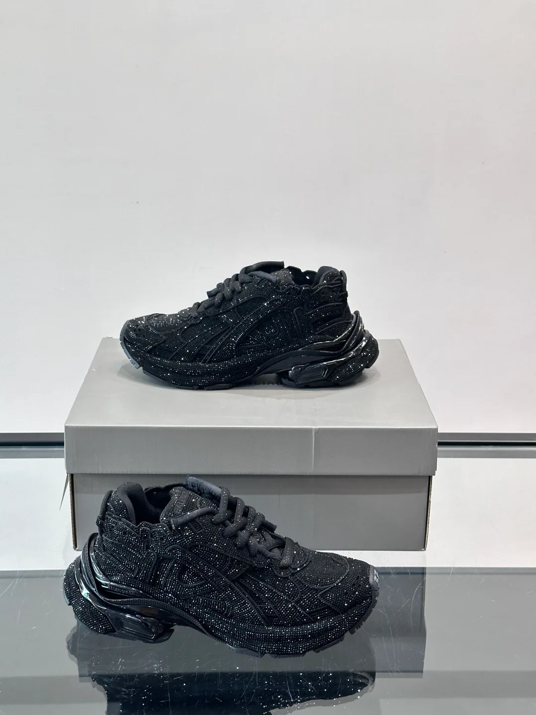 Кроссовки Женские Balenciaga 700555
