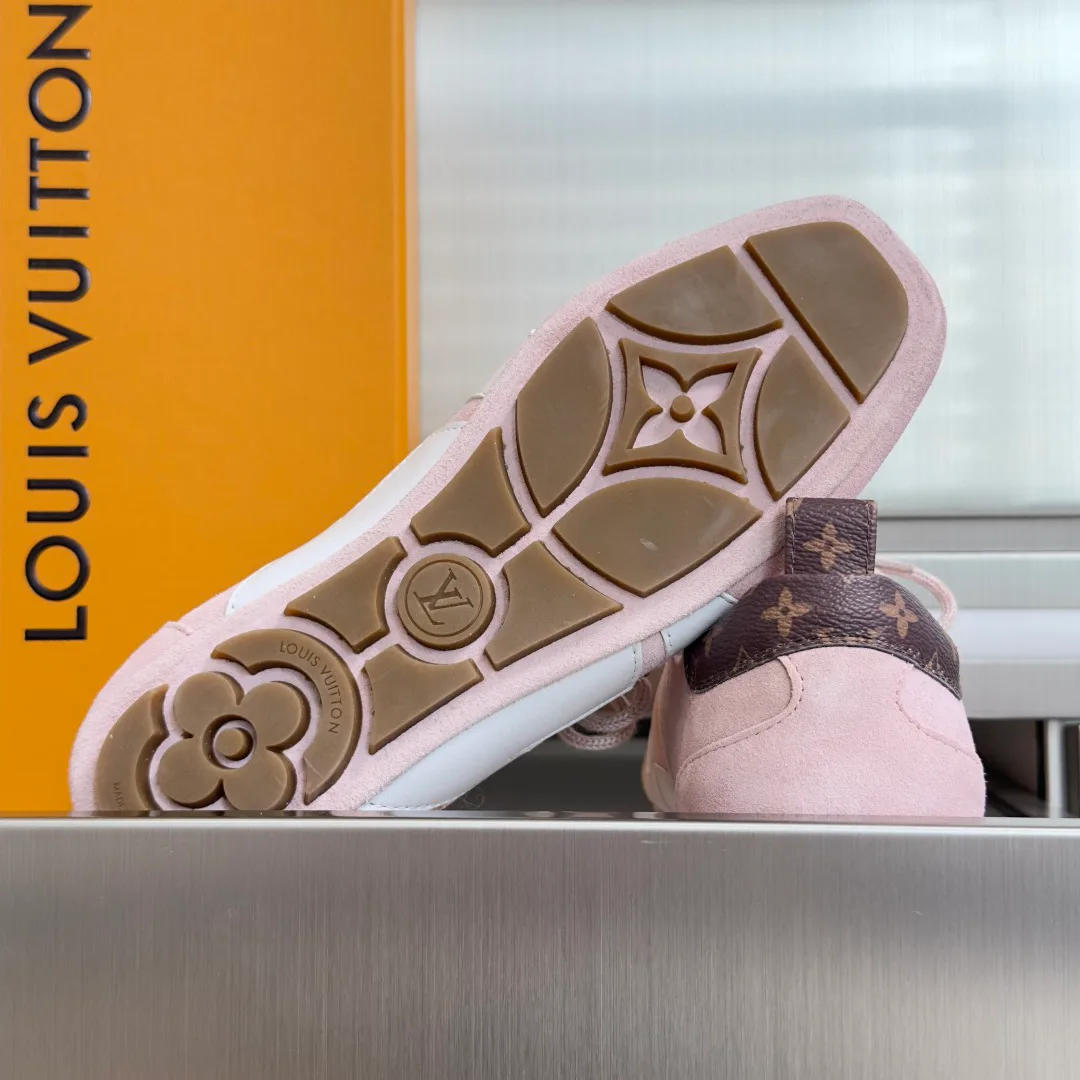 Кроссовки Женские Louis Vuitton 17780687