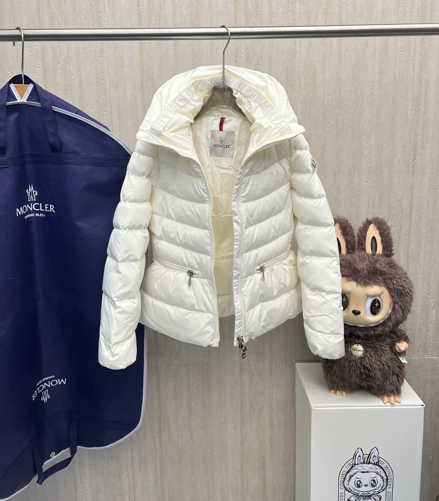 Куртки И Пуховики Женские Moncler 19628749