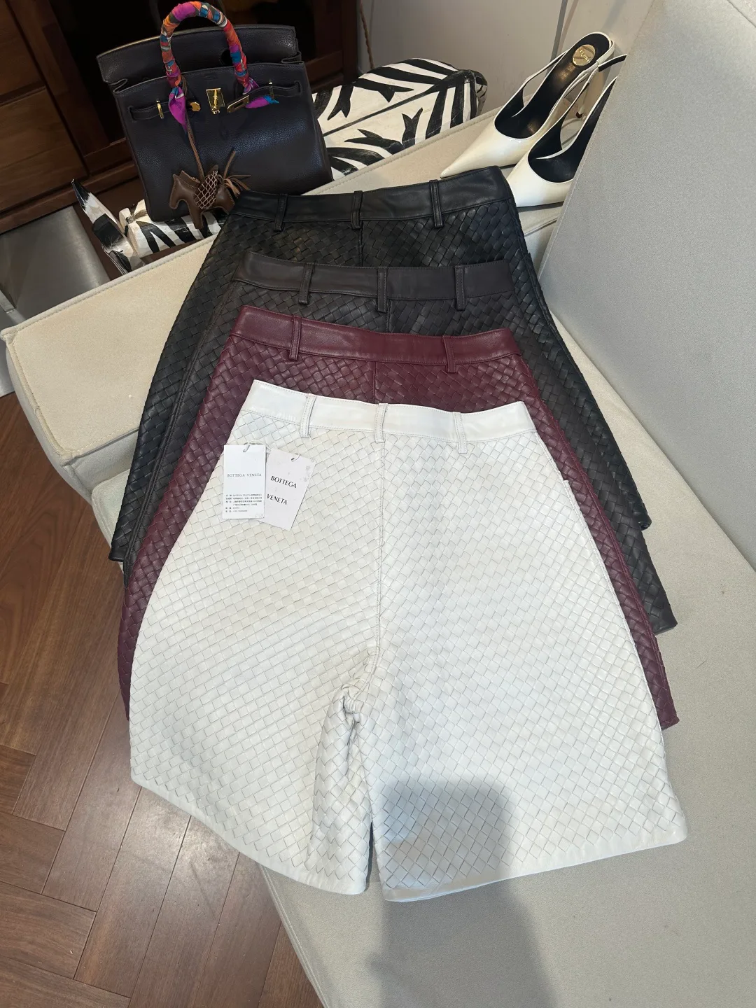 Шорты Женские Bottega Veneta 17460755
