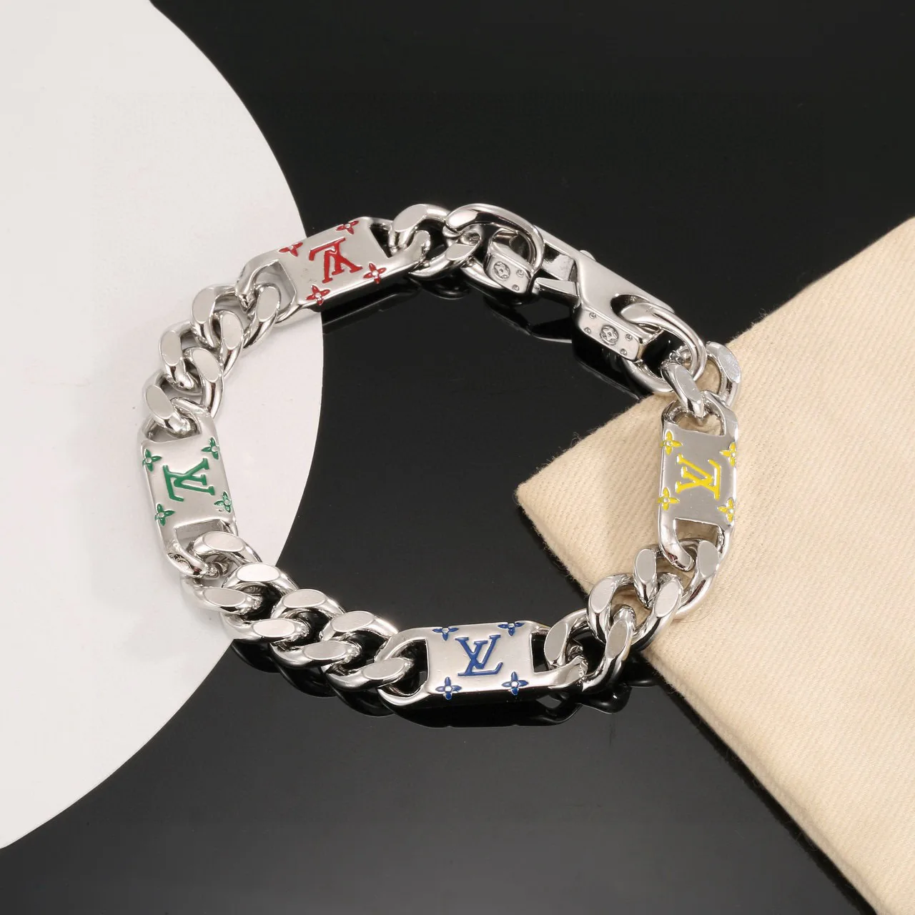Бижутерия Louis Vuitton 1762485