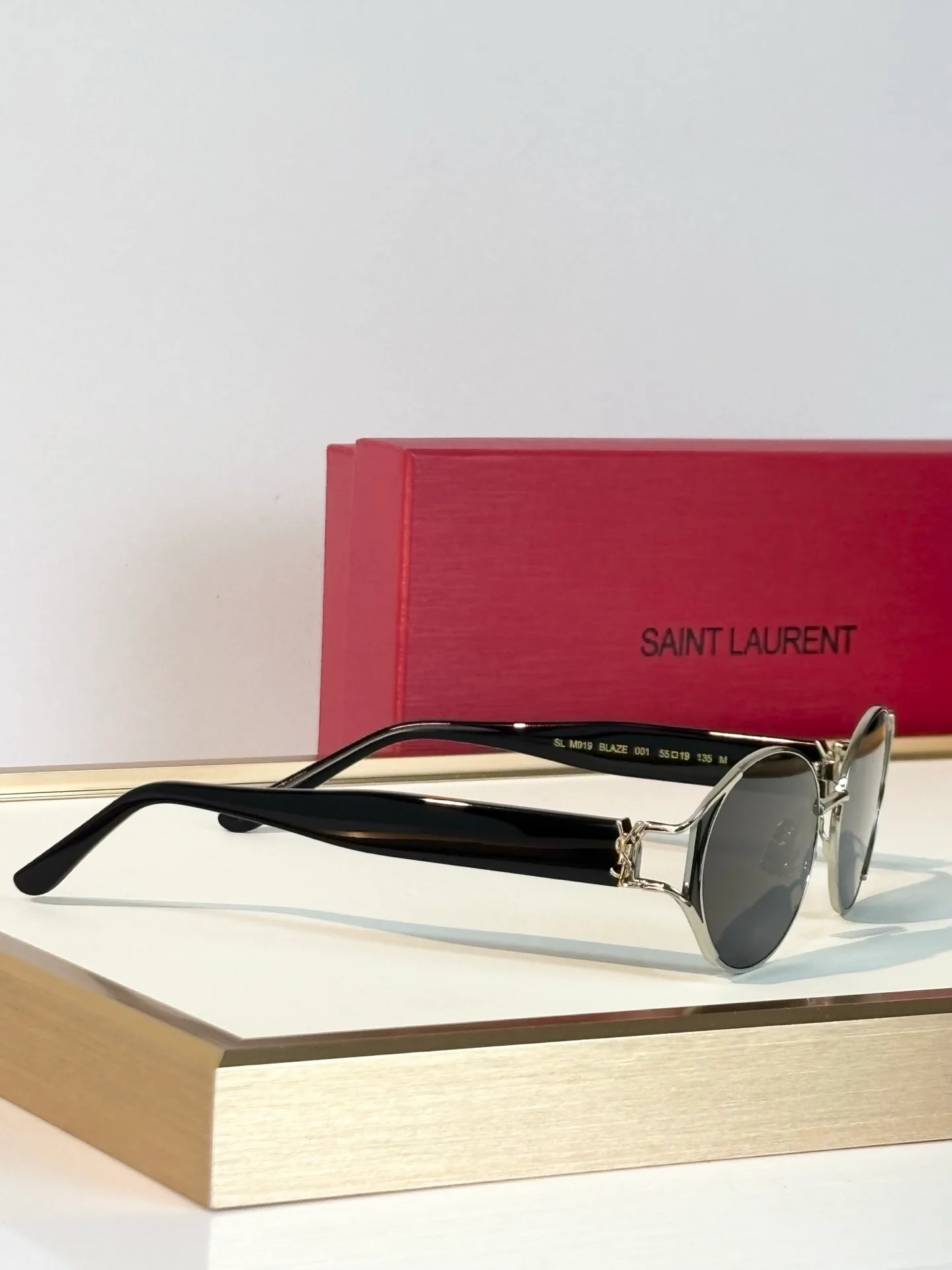Очки Saint Laurent 18286944