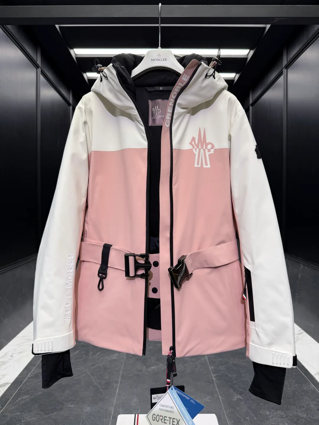 Куртки И Пуховики Женские Moncler 19336109