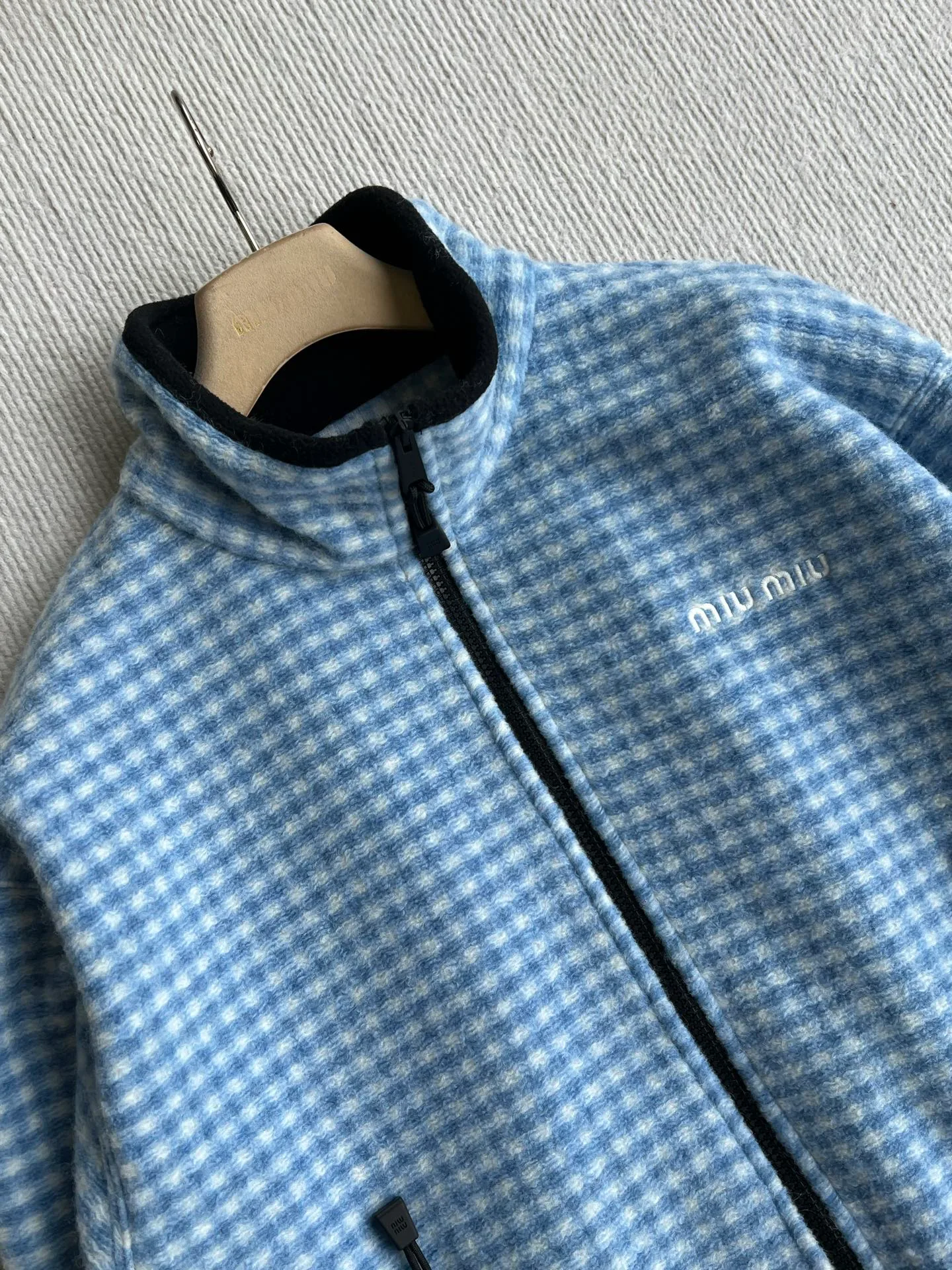 Куртки И Пуховики Женские Miu Miu 17902620