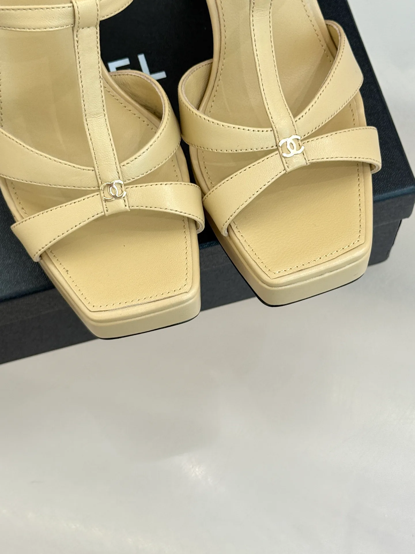 Босоножки Женские Chanel 12958088