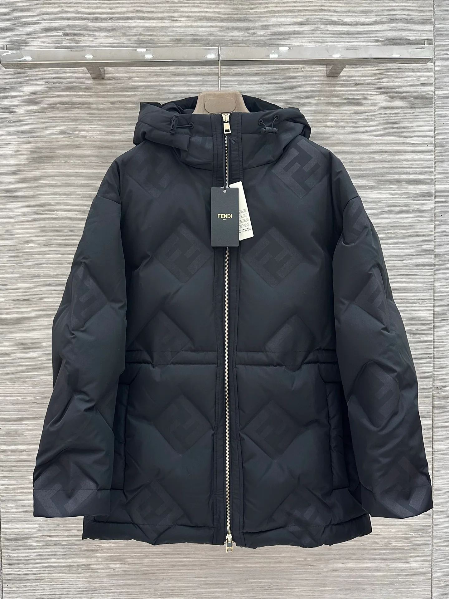 Куртки И Пуховики Женские Fendi 18250115