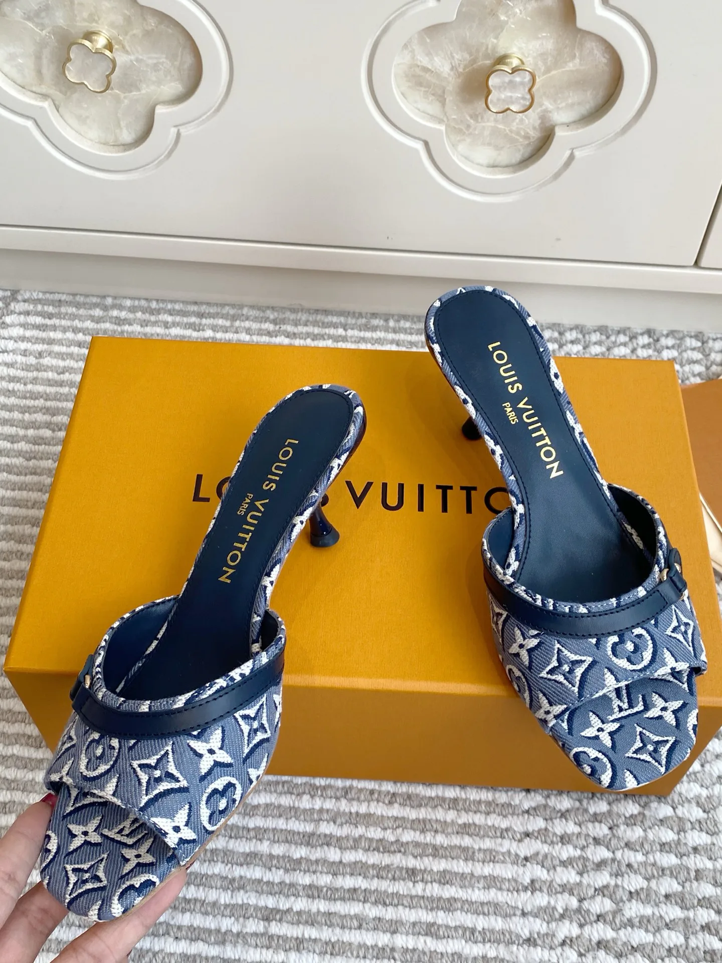 Босоножки Женские Louis Vuitton 17572132