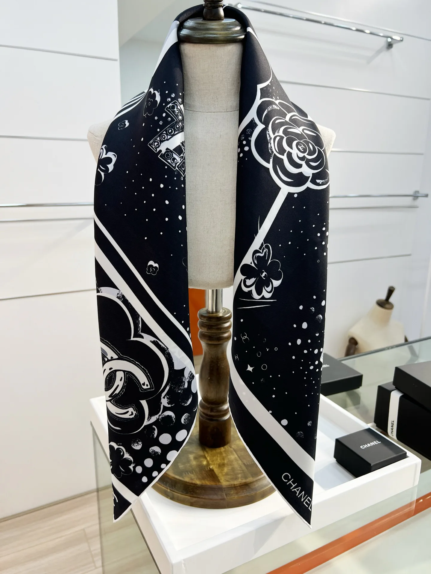 Шарфы Chanel 136922