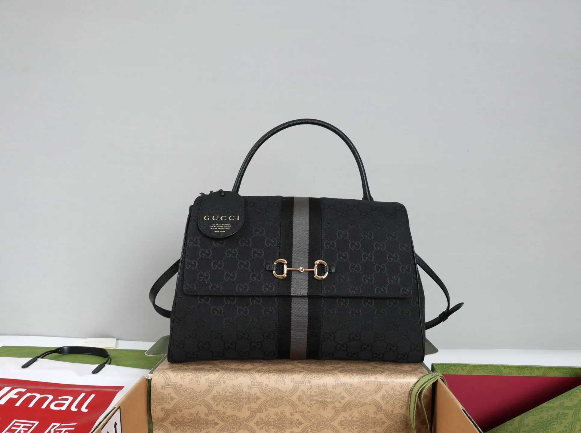 Классические Сумки Женские Gucci 18250580