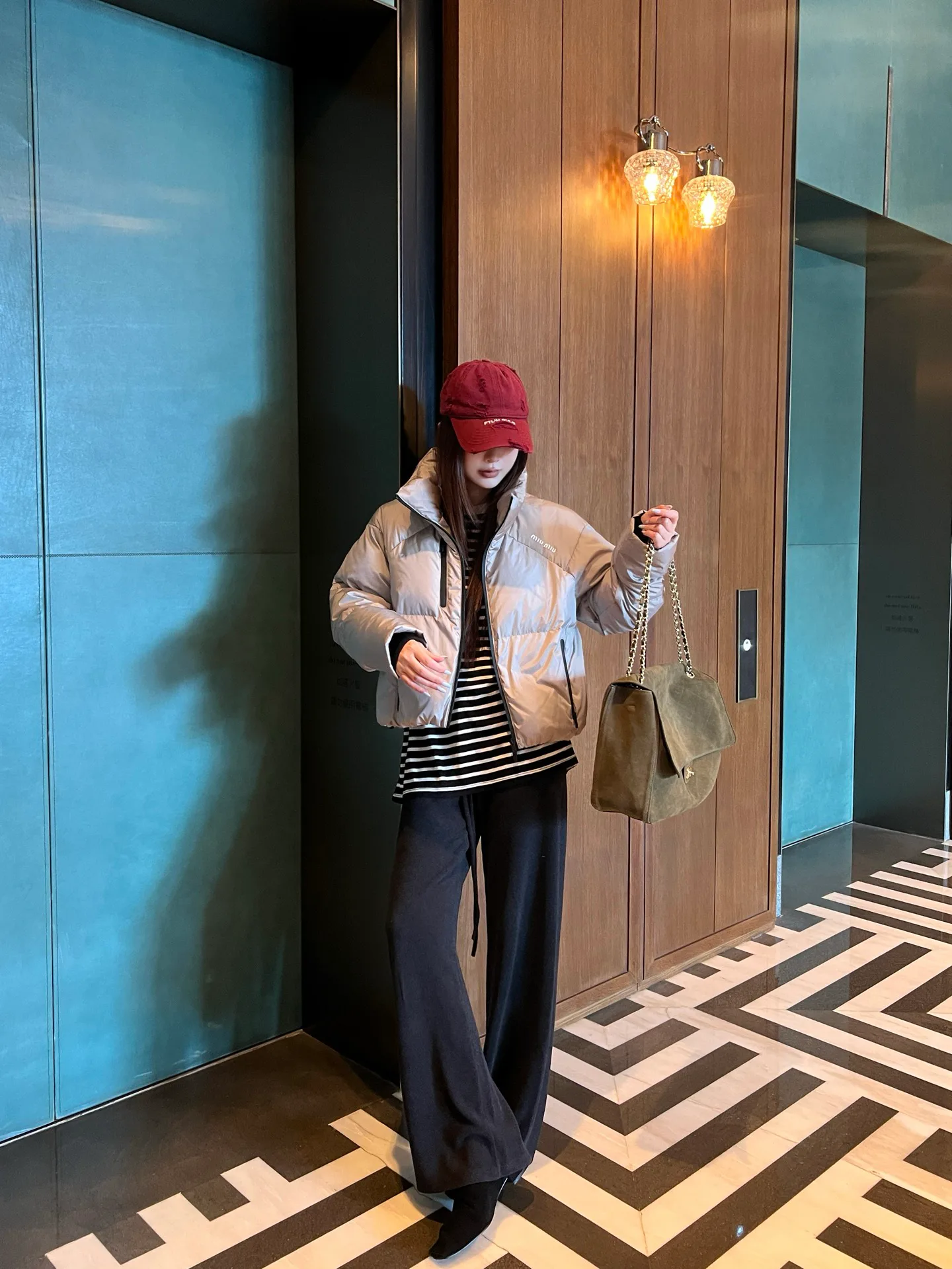 Куртки И Пуховики Женские Miu Miu 18108735