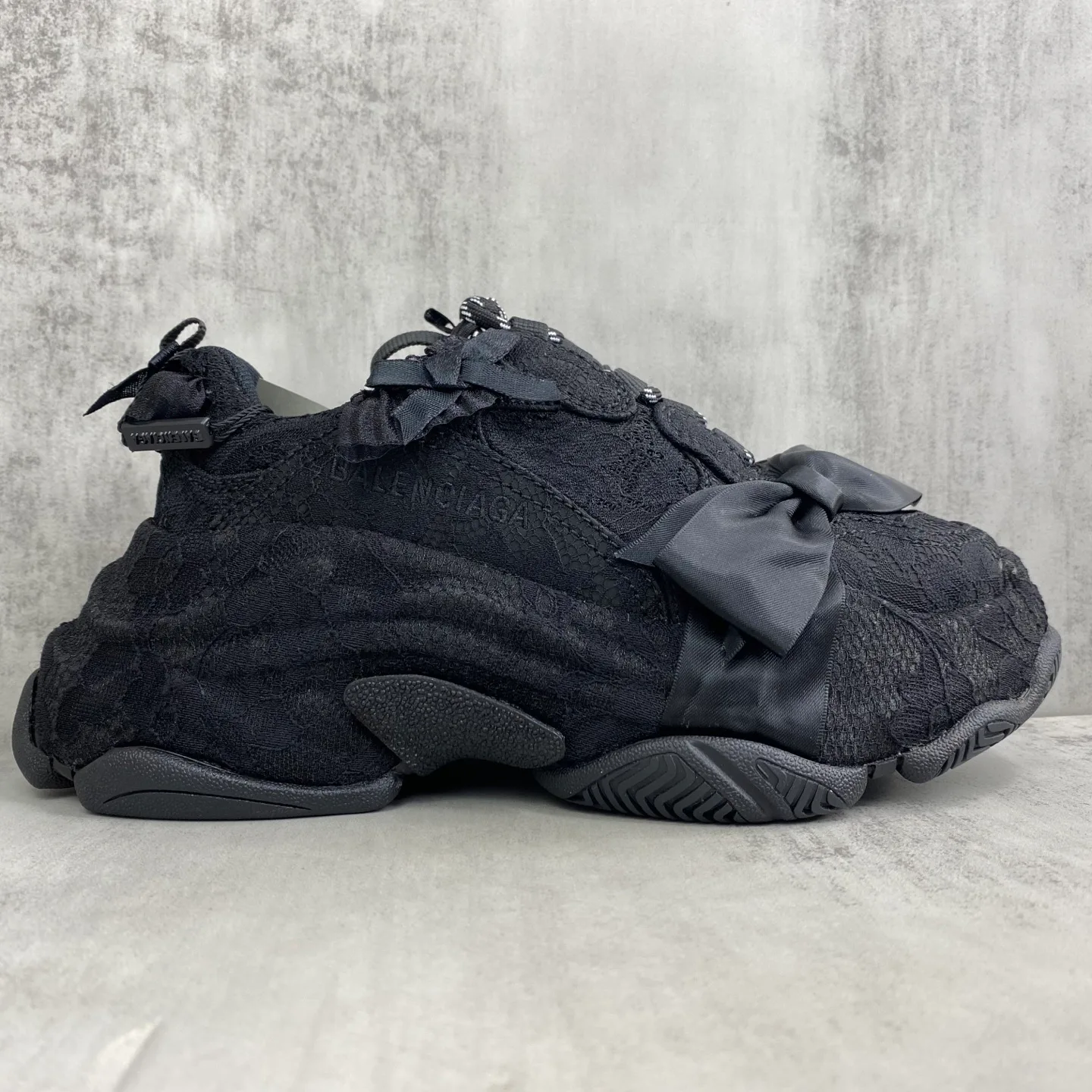 Кроссовки Женские Balenciaga 18686630