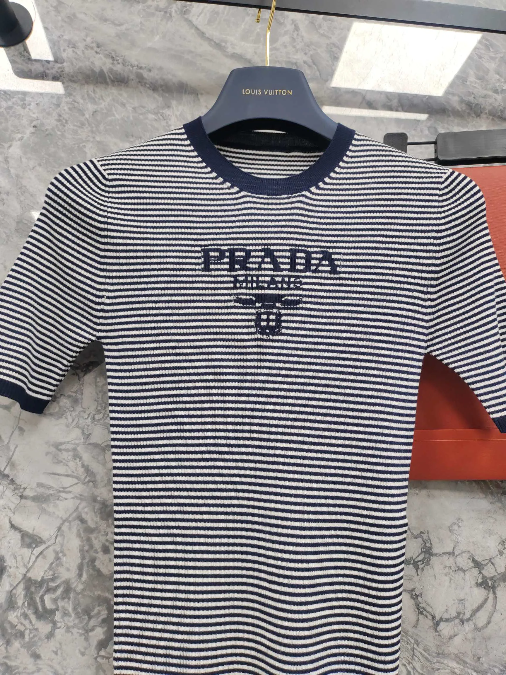 Футболки Женские Prada 11301950