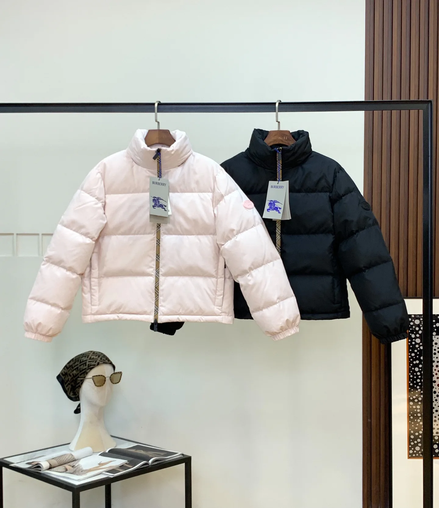 Куртки И Пуховики Женские Burberry 390260