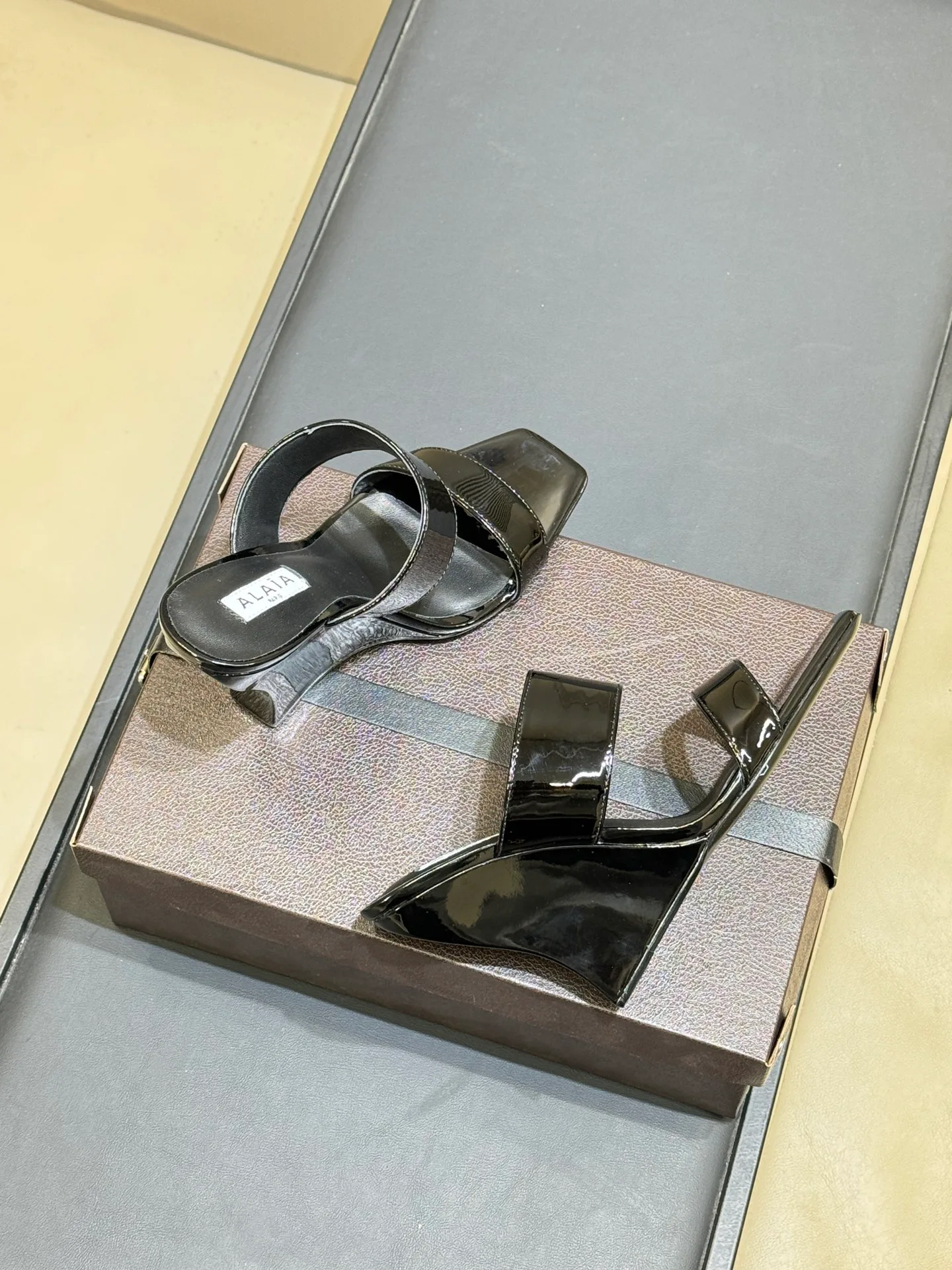 Босоножки Женские Alaia 3150342