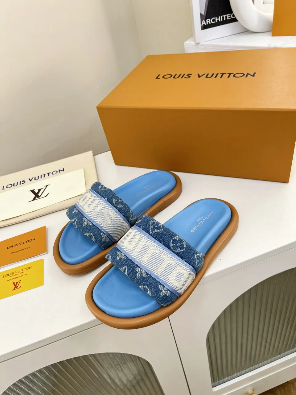 Шлепанцы Женские Louis Vuitton 13300