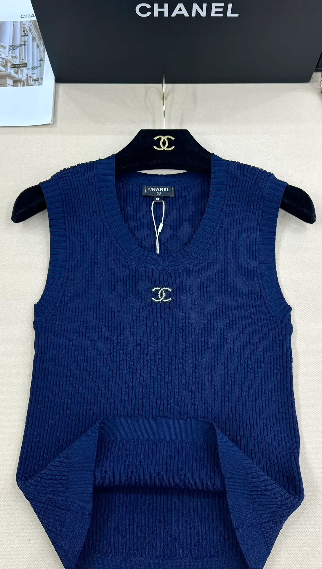 Жилеты Женские Chanel 11690376