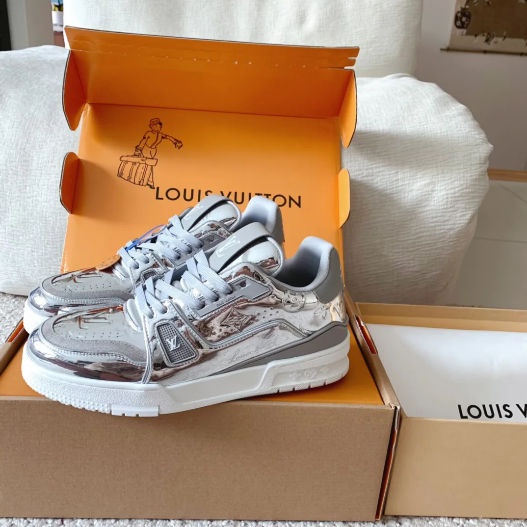 Кроссовки Женские Louis Vuitton 10290605